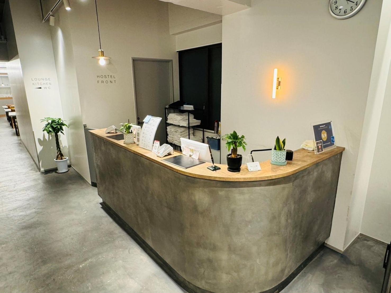 White Hostel Shinsaibashi Osaka Exterior photo