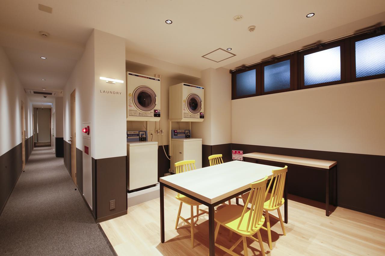 White Hostel Shinsaibashi Osaka Exterior photo
