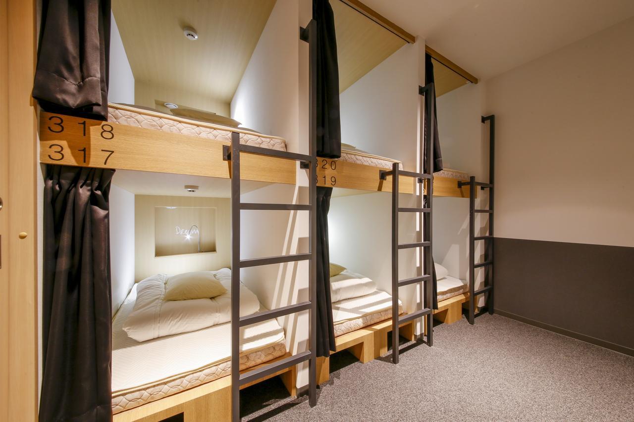 White Hostel Shinsaibashi Osaka Exterior photo
