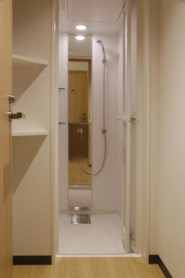 White Hostel Shinsaibashi Osaka Exterior photo
