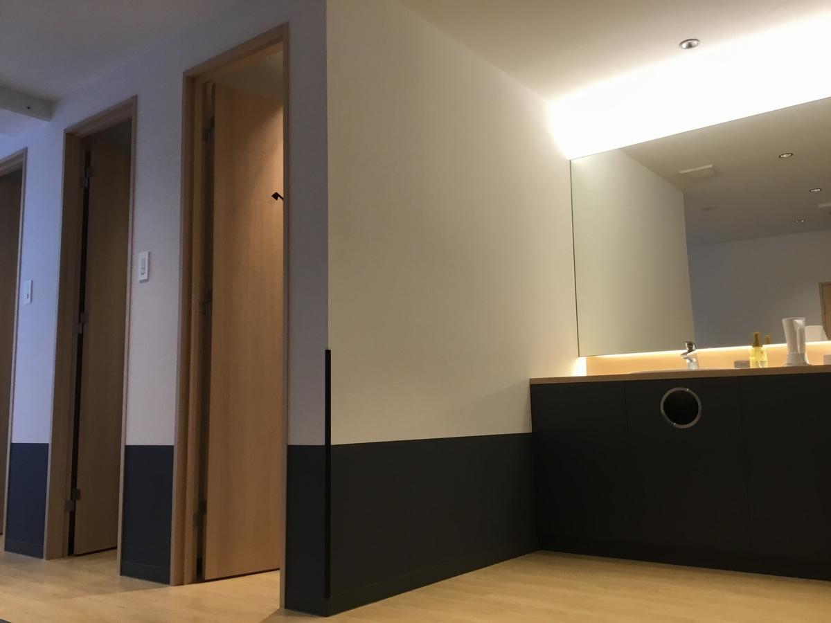 White Hostel Shinsaibashi Osaka Exterior photo
